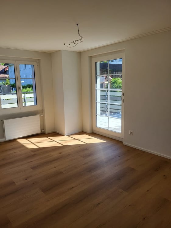 Moderne 3.5-Zimmer-Wohnung mit Balkon und herrlicher Aussicht in Maseltrangen 6