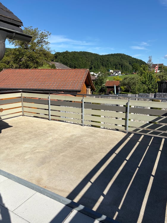 Moderne 3.5-Zimmer-Wohnung mit Balkon und herrlicher Aussicht in Maseltrangen 11