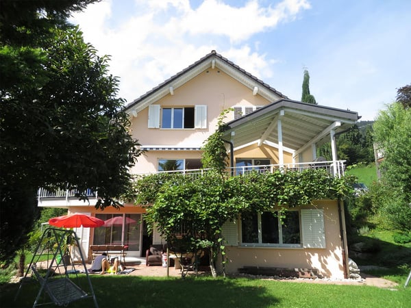 Charmantes 6.5-Zimmer-Einfamilienhaus mit Aussicht in Rebstein 1