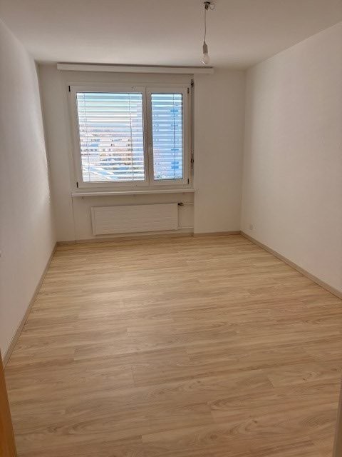 Schöne, grosszügige 5.5 Zimmer-Wohnung an ruhiger Lage nähe Schule und Einkaufsmöglichkeiten 11