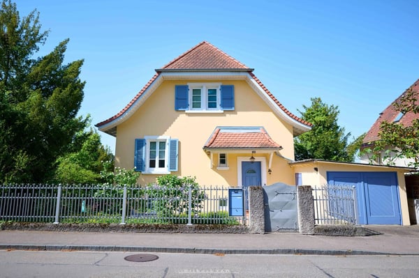 Exklusives Einfamilienhaus an sonniger und ruhiger Lage 1