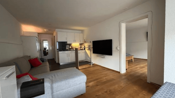Charmante 2.5-Zimmer-Wohnung mit Bergblick in Flums 4