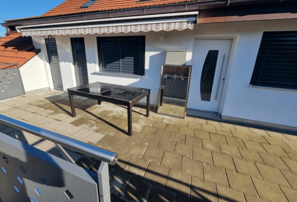Moderne 4.5-Zimmer-Wohnung mit Balkon in Oberhofen AG 1