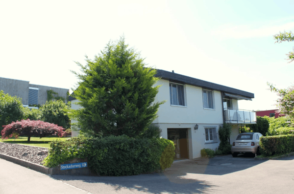 Charmantes 5.5-Zimmer-Einfamilienhaus in Bellmund – Mit Aussicht und grossem Garten 3