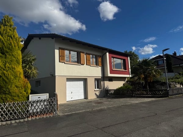 Charmantes 5-6 Zimmer Einfamilienhaus mit Seesicht und Garten in Mörigen 11