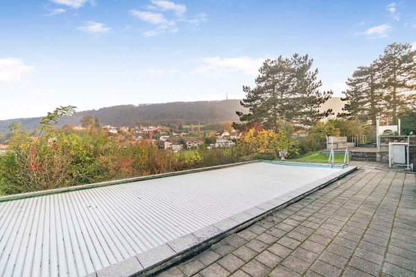 Grosszügiges Architektenhaus mit Einliegerwohnung und Ausnützungsreserve 9