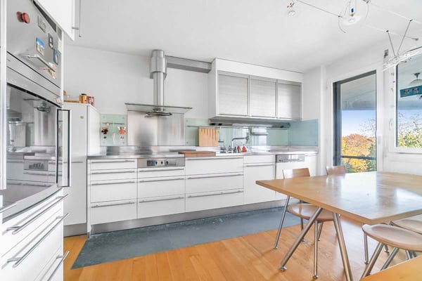 Grosszügiges Architektenhaus mit Einliegerwohnung und Ausnützungsreserve 5