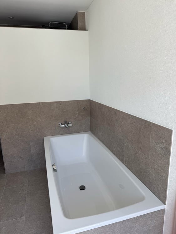 Erstbezug 5.5 Zimmer-Wohnung in neuer Überbauung Roggächer Nord 4