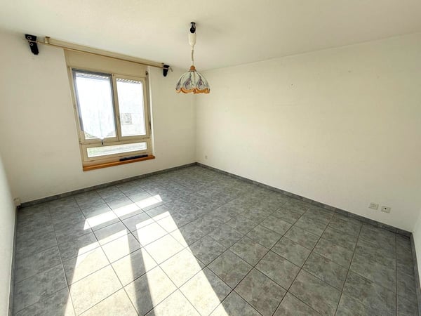 Attraktive 4.5-Zimmer-Wohnung mit Balkon, Garage und viel Stauraum 8