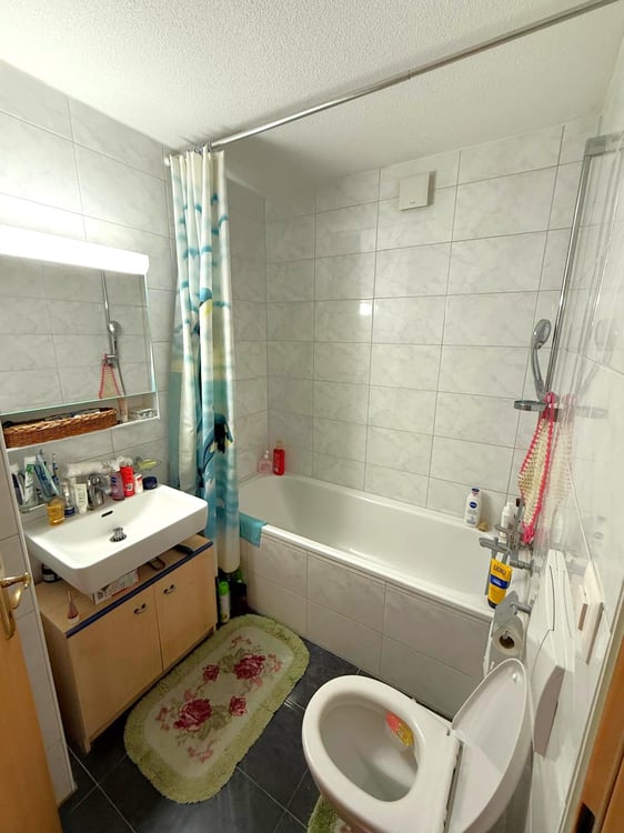 Attraktive 4.5-Zimmer-Wohnung mit Balkon, Garage und viel Stauraum 3