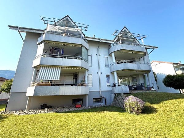 Attraktive 4.5-Zimmer-Wohnung mit Balkon, Garage und viel Stauraum 1