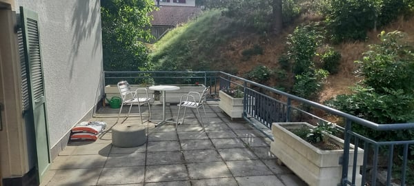 Sonnige 4.5-Zimmer-Wohnung | Balkon & Terrasse | Panoramablick | Haus-Sauna | auch als WG 23