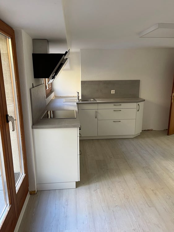 Sonnige 4.5-Zimmer-Wohnung | Balkon & Terrasse | Panoramablick | Haus-Sauna | auch als WG 10