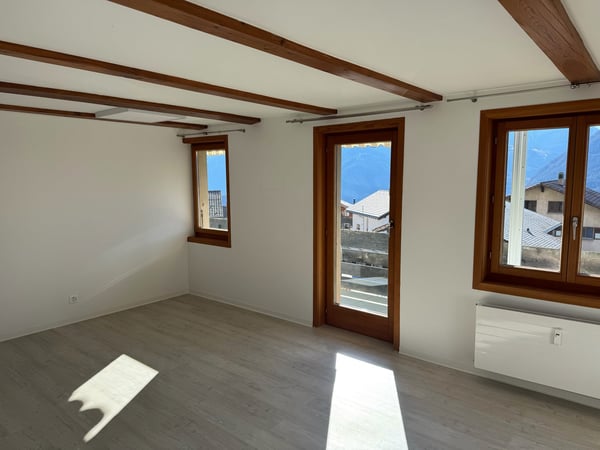 Sonnige 4.5-Zimmer-Wohnung | Balkon & Terrasse | Panoramablick | Haus-Sauna | auch als WG 18