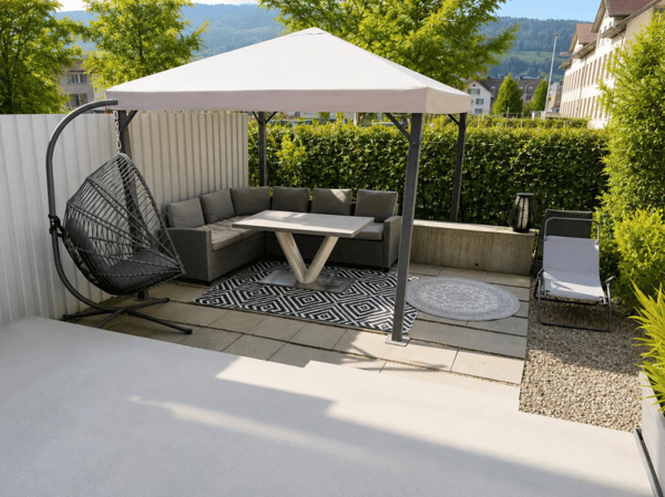 Elegantes 5.5-Zimmer-Reiheneckfamilienhaus mit exklusiver Terrasse und moderner Bauweise 3