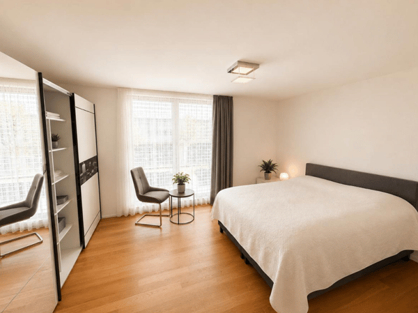 Elegantes 5.5-Zimmer-Reiheneckfamilienhaus mit exklusiver Terrasse und moderner Bauweise 13