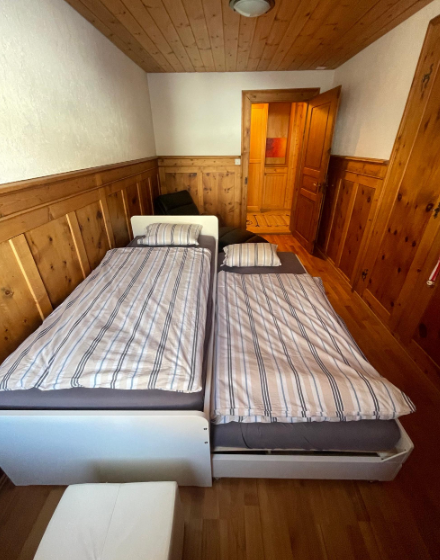 Charmante 6-Zimmer-Wohnung mit Cheminée und atemberaubender Bergkulisse in Avers-Cresta 5