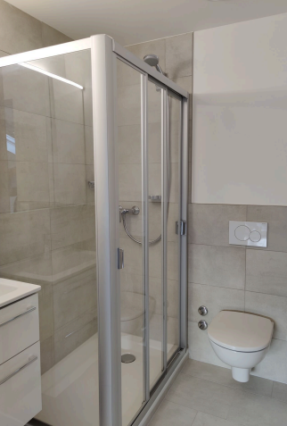 Ruhige grosszügige 2.5-Zimmer-Wohnung mit Terrasse in Stallikon 6