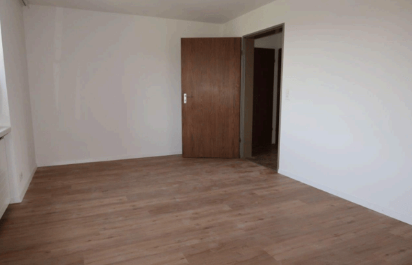 Ruhige grosszügige 2.5-Zimmer-Wohnung mit Terrasse in Stallikon 3