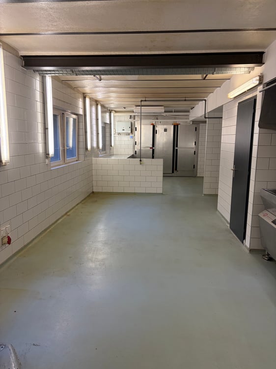 Gewerbliche Räumlichkeiten in Wohn- und Geschäftsgebäude in Wabern 1