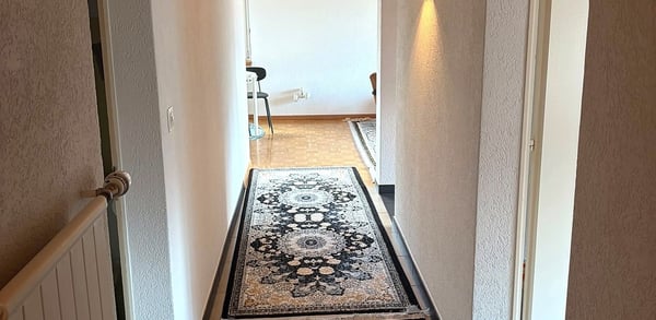 Wohnen, wo andere ihre Freizeit verbringen – gepflegte 3,5-Zimmer-Wohnung in Gwatt mit Balkon 3