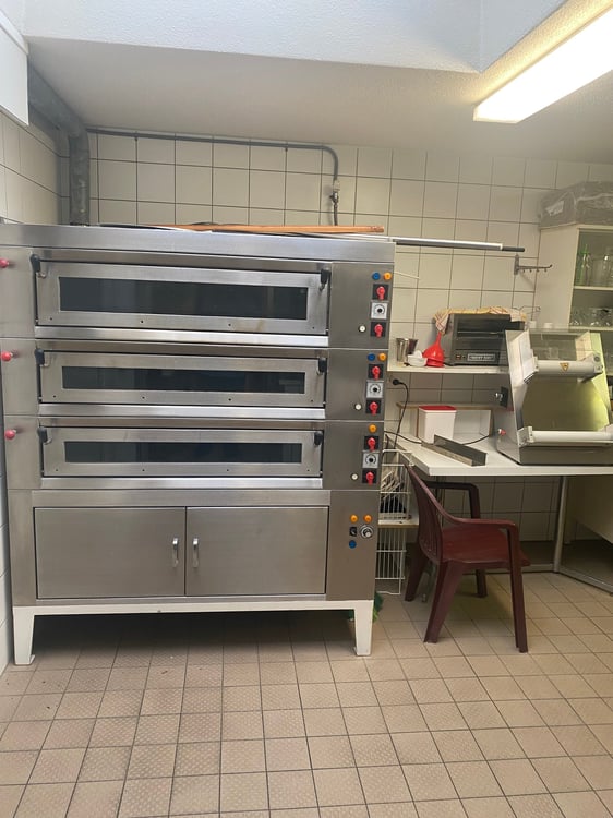 Taky away, Restaurant oder Laden, Lager / Mietwohnung 3.5 Zimmer möglich 9