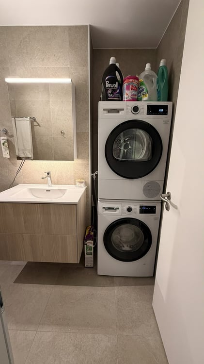 Villa mitoyenne moderne 5.5 pièces (2025), jardin privatif, vue superbe, garage accès direct 10