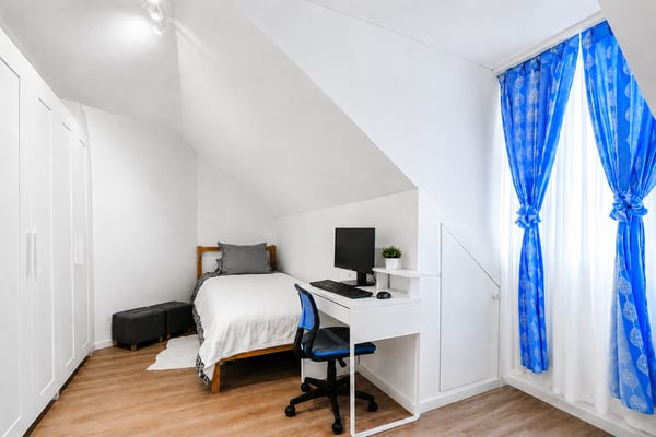 Lichtdurchflutete 4.5-Zimmer-Attika-Maisonette mit Tiefgaragenplatz, St. Gallen 9