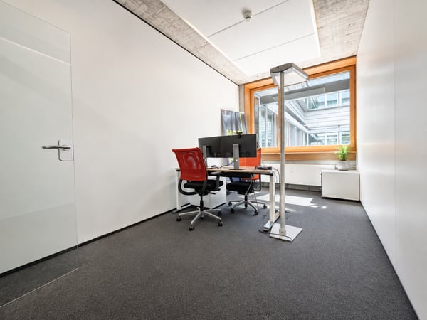 Moderne möblierte Bürofläche an zentraler Lage in Urdorf 5