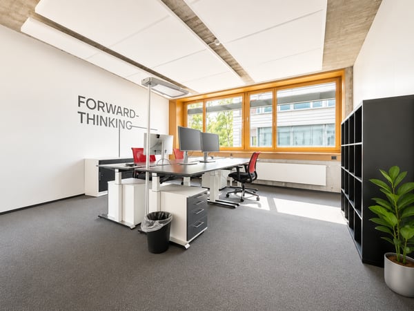 Moderne möblierte Bürofläche an zentraler Lage in Urdorf 3