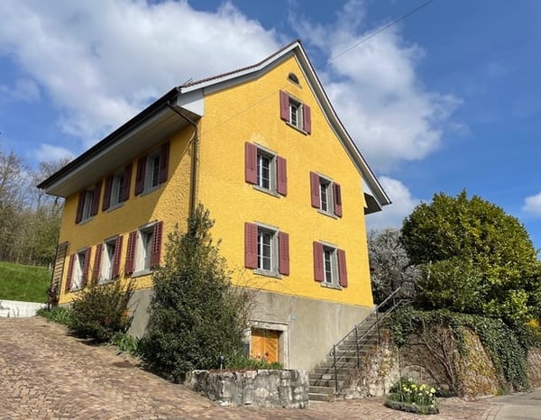 Möblierte 3.5-Zimmer-Wohnung in charmantem Landhaus – Birmenstorf AG 1