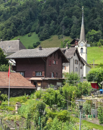 320 Jahre Zuhause – jetzt Ihres? Doppelhaushälfte, 5 Zi., Luchsingen GL 17