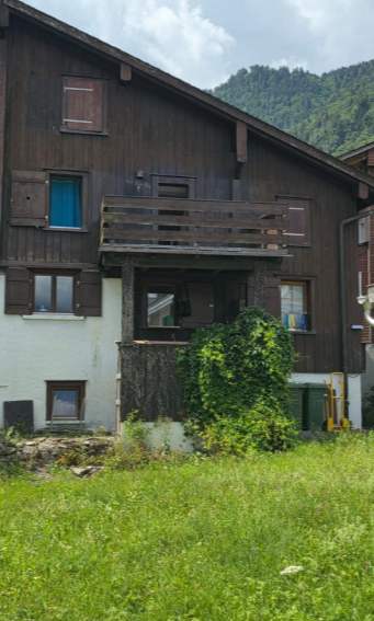 320 Jahre Zuhause – jetzt Ihres? Doppelhaushälfte, 5 Zi., Luchsingen GL 11