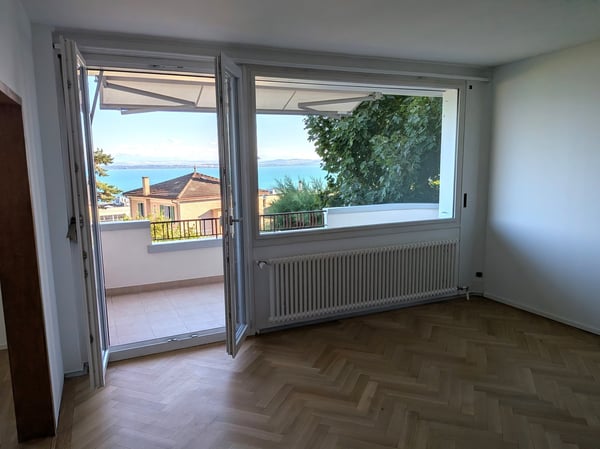 Grand duplex 6.5 pièces avec vue panoramique sur le lac et les Alpes, jardin privé 2