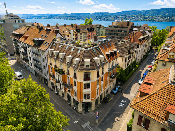 ZÜRICHSEE VOR DER TÜR – STILVOLL MÖBLIERT WOHNEN IM SEEFELD 1