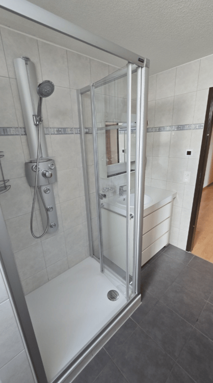 Grosszügige 3-Zimmer-Wohnung mit traumhafter See- und Bergsicht 20