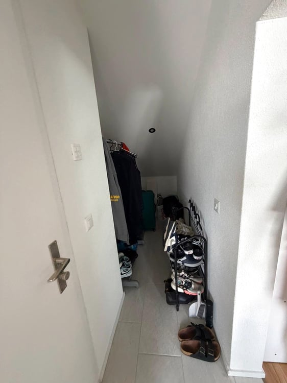 Kernsanierte, moderne 1.5-Zimmer-Dachwohnung in Sevelen 7