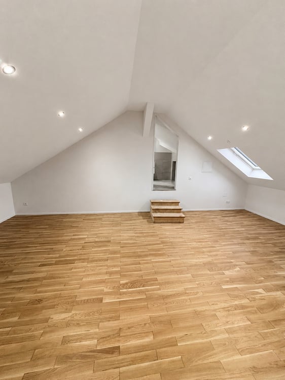 Kernsanierte, moderne 1.5-Zimmer-Dachwohnung in Sevelen 1