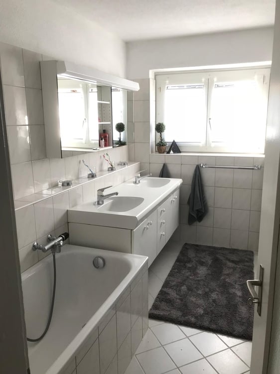 Grosszügige 3.5-Zimmer-Wohnung mit Bergblick und Sonnenterrasse - zentral und naturnah in Sevelen 2