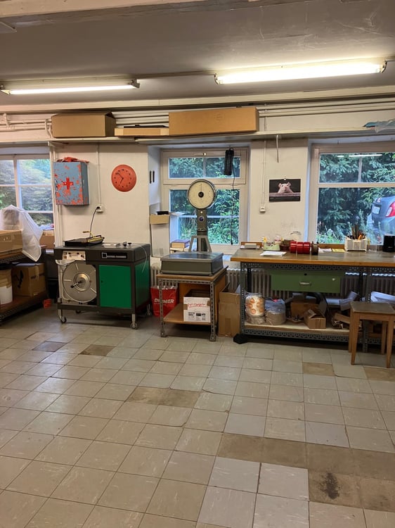 Geräumige Werkstatt mit Büro und Lagerraum Nähe Bahnhof Stettbach 2