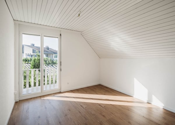 Erstvermietung nach Umbau: 5.5-Zimmer-Doppeleinfamilienhaus mit Bodenseesicht in Wittenbach 11