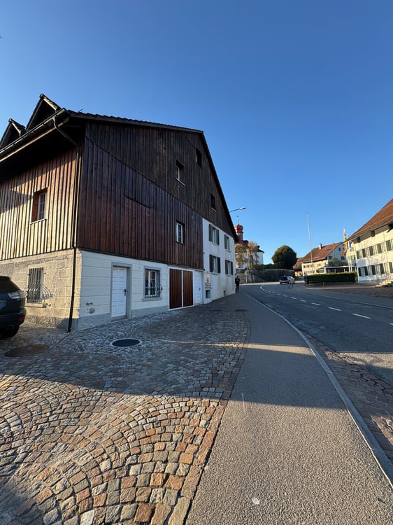 Helle 3-Zimmer-Wohnung in Schwerzenbach – sofort verfügbar! 1