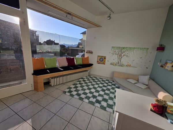 Attraktives Eck-Ladenlokal (100 m2) 3