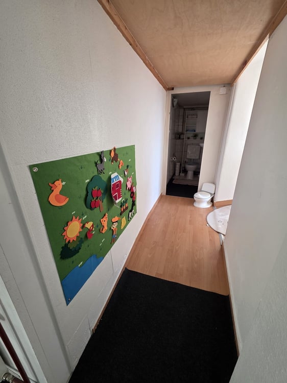 Attraktives Eck-Ladenlokal (100 m2) 8