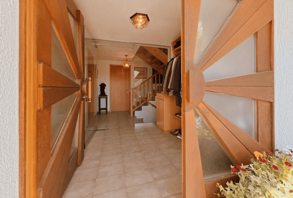 Charmantes 8.5-Zimmer-Einfamilienhaus an privilegierter Südhanglage 7