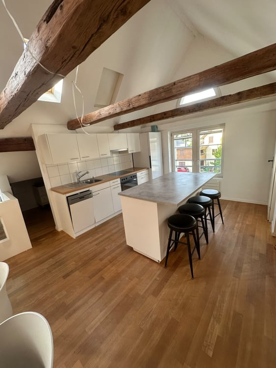 Charmantes 6.5 Zimmer-Apartment mit Kamin und Seeblick in Uetikon am See 24