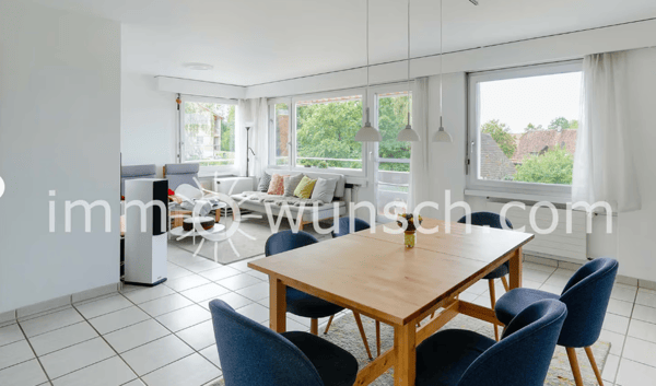 Helle 5.5-Zimmer-Wohnung mit Balkon und Doppelgaragenbox in Baar