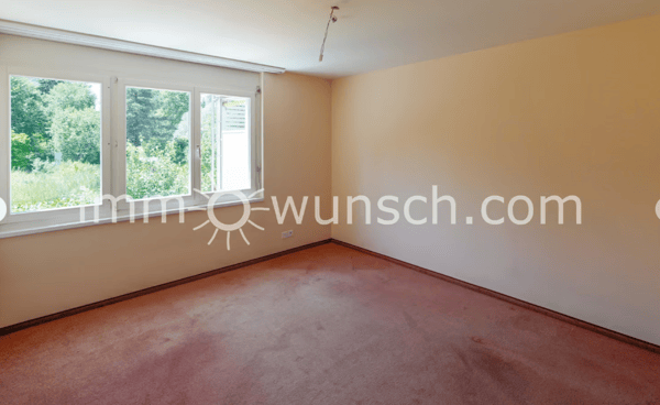 Helle, sowie grosszügige 3 ½ Zi. Eigentumswohnung mit gedecktem Balkon und Aussicht auf den Weiher 10