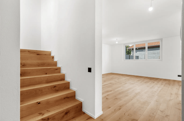 Linkes 6.5-Zimmer-Doppeleinfamilienhaus – ruhiger gelegen & zusätzliche Parkfläche 13