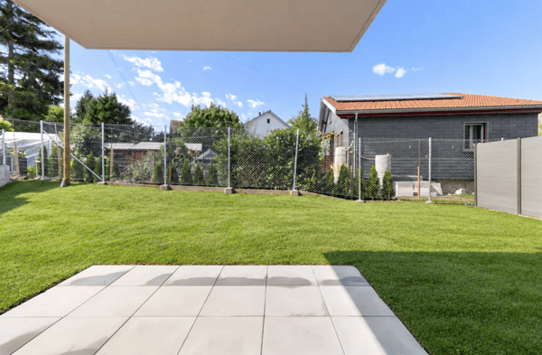 Linkes 6.5-Zimmer-Doppeleinfamilienhaus – ruhiger gelegen & zusätzliche Parkfläche 3